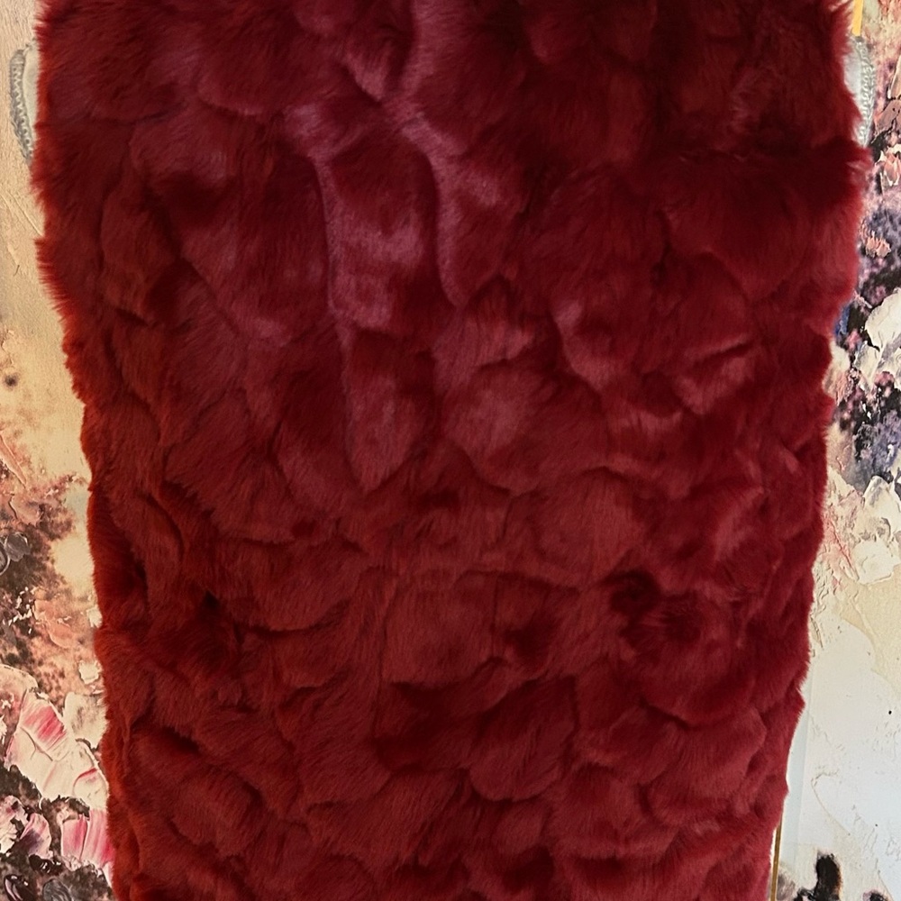 Love Tree - Plush Burgundy Faux Fur Vest. New Without Tags. Size L - Picture 3 of 4